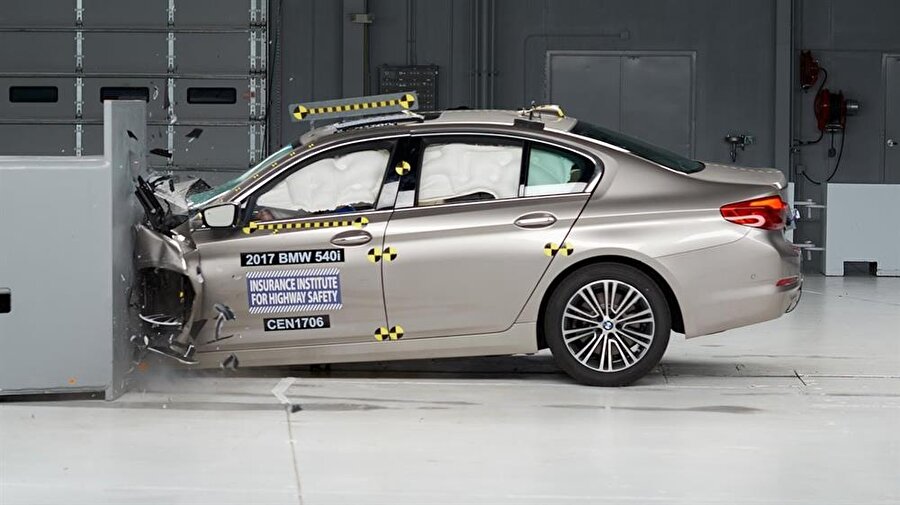 BMW 5 serisi, "Büyük Lüks Otomobiller" kategorisindeki en önemli araçlar arasında yer alıyor. 