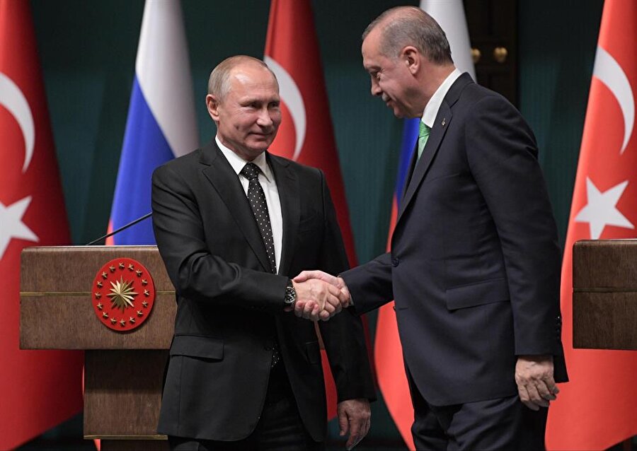 Cumhurbaşkanı Recep Tayyip Erdoğan, “S-400 konusu ile alakalı ilgili arkadaşlarımız gerekli çalışmayı yapmak suretiyle bu hafta bir araya gelip bu işi neticelendirecektir” dedi.