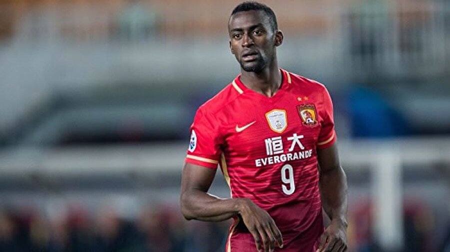 Bir dönem Galatasaray'ın transfer listesinde yer alan Martinez'in yakasını sakatlıklar bir türlü bırakmadı.