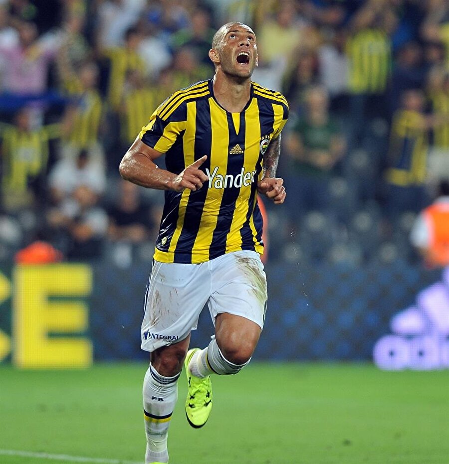 Fenerbahçe, Brezilyalı futbolcuyu bonservisiyle göndermek istiyor.