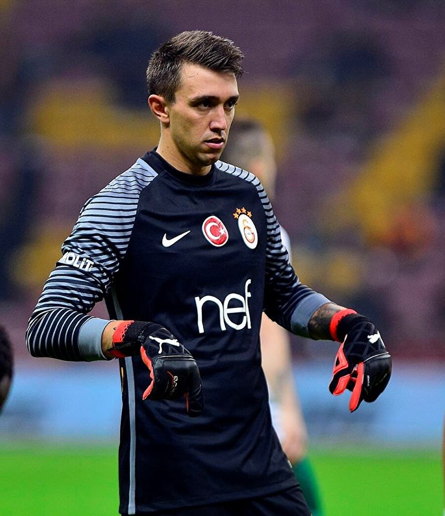 Eleştiri okları Muslera'ya yöneltildi.