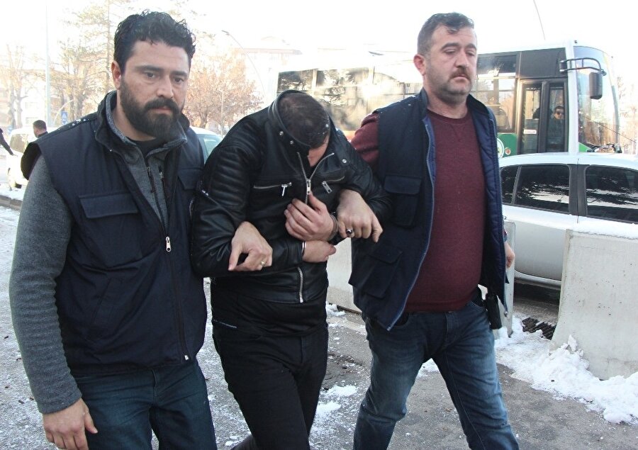 Ankara'da yakalanan A.K. ve kadının eşi E.K, Bolu'ya getirildi.