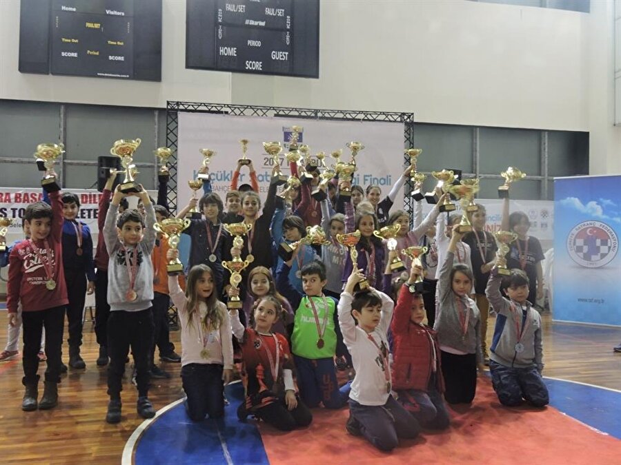 İstanbul küçükler satranç şampiyonları