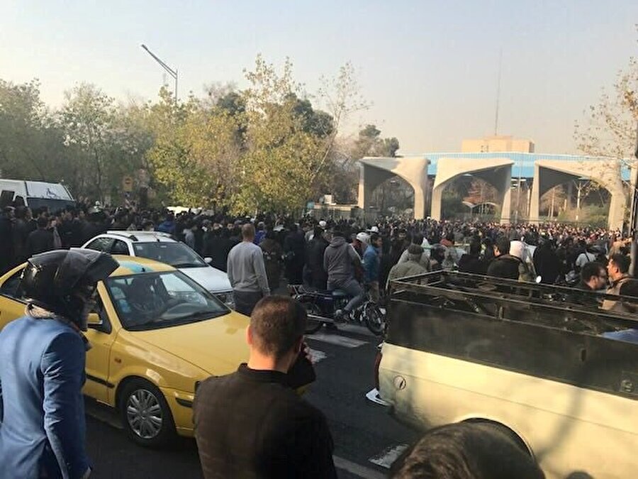 İran protestocular