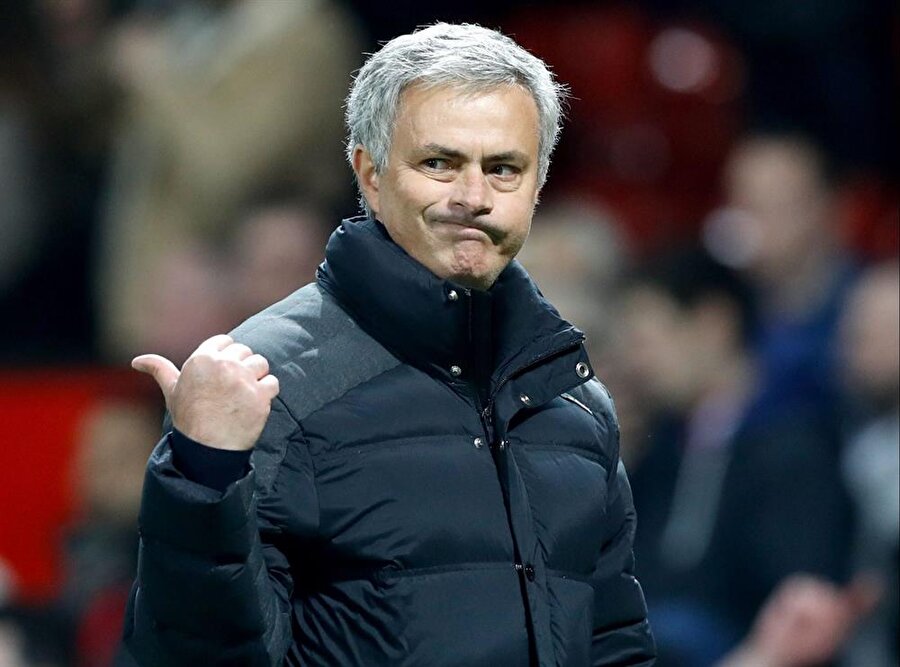 Manchester United'lı taraftarlar uzun süredir Mourinho'nun gülen yüzüne hasret.