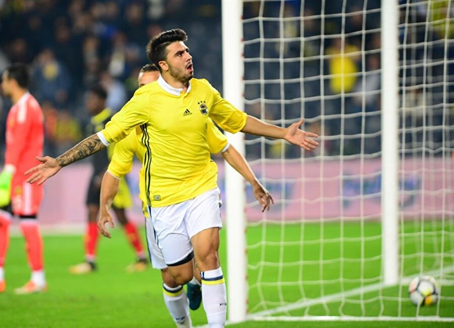 Fenerbahçe'nin Ozan için 8 milyon Euro'luk bir bonservis bedeli talep ettiği iddia ediliyor.