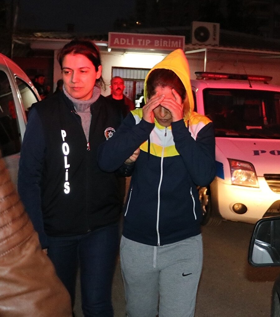 Adana'da "Cono Aşireti" olarak bilinen gruba yönelik gasp ve uyuşturucu operasyonunda 50 şüpheli gözaltına alınmıştı.(İHA)