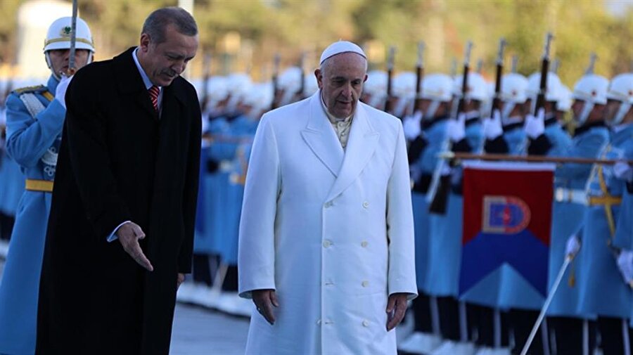 . Papa Francis 28 Kasım 2014'te Türkiye'ye resmi bir ziyaret gerçekleştirmiş, Cumhurbaşkanlığı Külliyesi'nde ağırlanan ilk lider olmuştu.