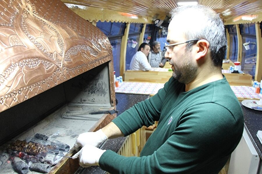 Mustafa Göç, ekmek teknesine 'Ciğerimin Köşesi' ismini verdi.