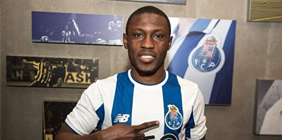 Abdul Majeed Waris ikinci ligden Porto'ya transfer oldu.