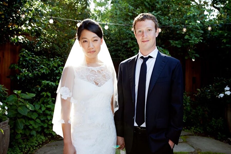 Mark Zuckerberg ve eşi Priscilla Chan.