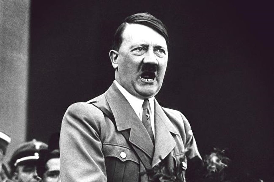 Adolf Hitler 