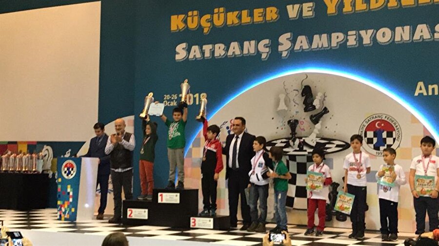 Türkiye Satranç Federasyonu (TSF) tarafından Antalya'nın Kemer ilçesinde düzenlenen turnuva sona erdi.
