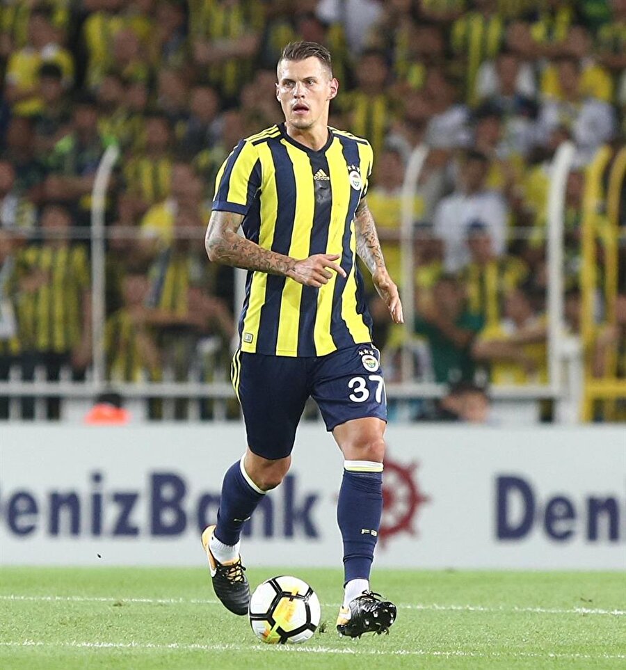 Aykut Kocaman yetenekli futbolcusunu riske atmak istemiyor.
