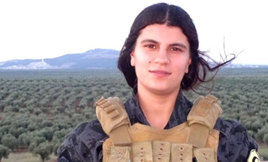 Afrin'de PYD/PKK’lı kadın teröristin, Türk tankına yönelik intihar saldırısını manşetine taşıyan New York Times gazetesinden Trump yönetimine eleştiri gelmiş. Gazete; "ABD, intihar bombacılarıyla ittifakta bulunmak gibi saçma bir duruma düştü." ifadelerini kullanmıştı.