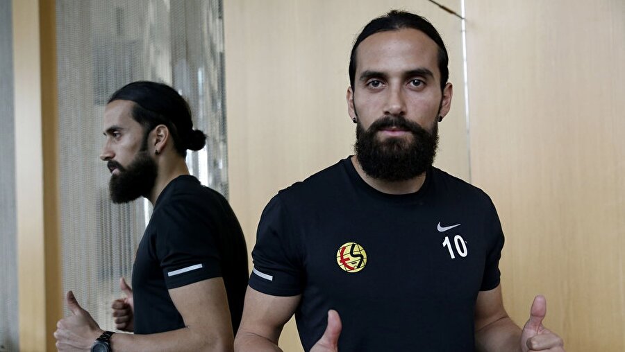  Eskişehirspor ile sezonun ilk yarısında 13 maça çıkan Erkan, 3 gol attı.