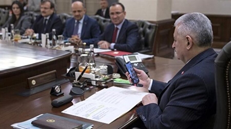 Başbakan Yıldırım PTT Messenger ile görüntülü konuşma yaparken. 