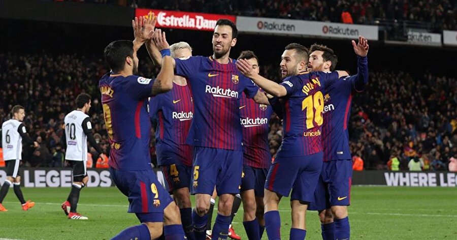 Barcelonalı taraftarlar takımlarının büyük bir başarıya imza atacağına inanıyor.