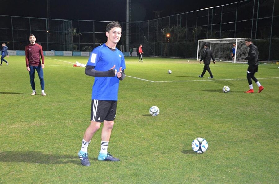 Genç futbolcu gönül verdiği verdiği transfer olduğunu belirtti.