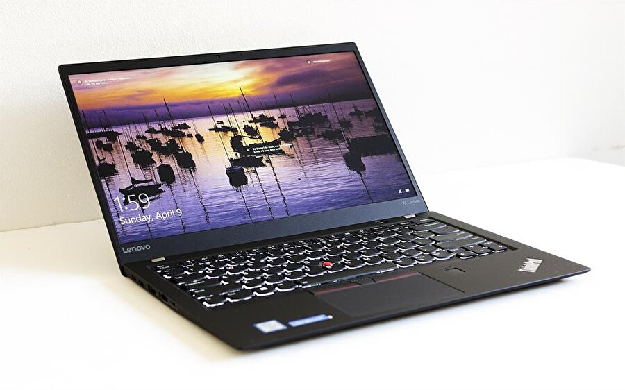 Lenovo, sorunun beşinci nesil ThinkPad X1 Carbon Black modelleri için geçerli olduğunu ifade etti. 