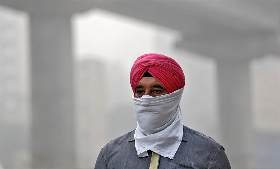 Hindistan'ın pek çok şehrinde hava kirliliği insan sağlığını tehdit eden seviyelere ulaşıyor.