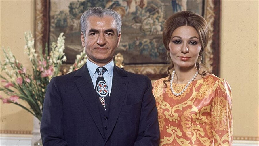 Muhammed Rıza Pehlevî ve Farah Pehlevî.