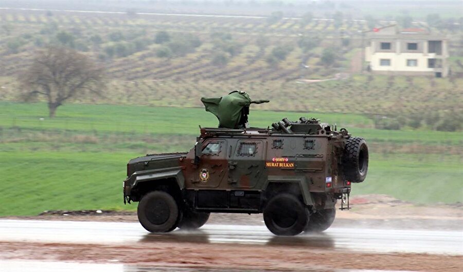 Türk Silahlı Kuvvetlerince (TSK) yürütülen Zeytin Dalı Harekatı kapsamında Hatay'ın Reyhanlı, Kırıkhan ve Hassa ilçeleri karşısındaki terör mevzileri, topçu birliklerince ateş altına alındı. Sınır birliklerine tank, zırhlı personel taşıyıcı ve hafif zırhlı araç sevkiyatı da devam etti.