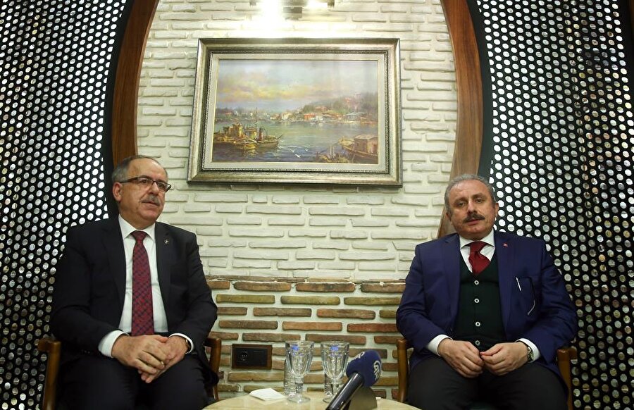 Anayasa Komisyonu Başkanı ve AK Parti İstanbul Milletvekili Mustafa Şentop ile MHP Genel Sekreter Yardımcısı ve Konya Milletvekili Mustafa Kalaycı