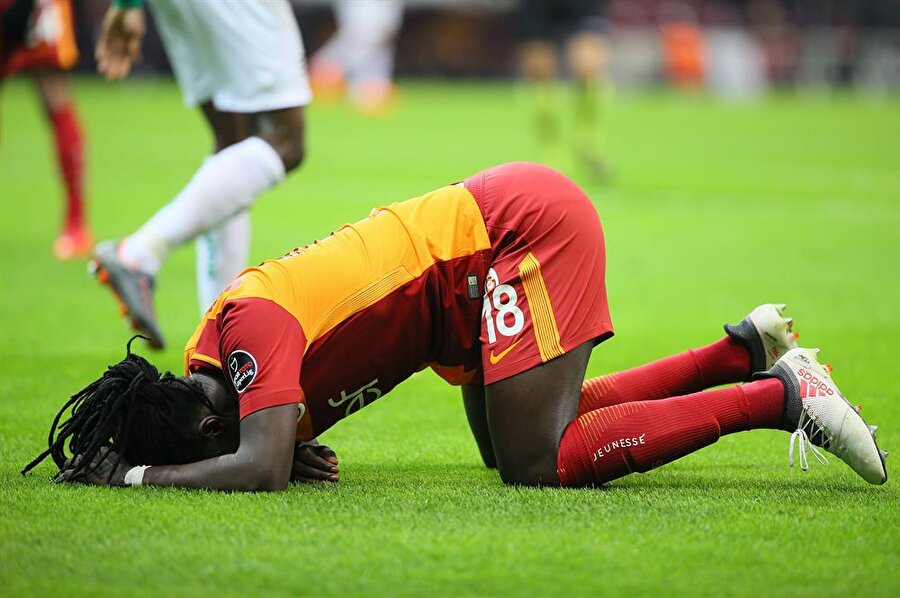 Gomis, Baros'un rekorunu egale etti.