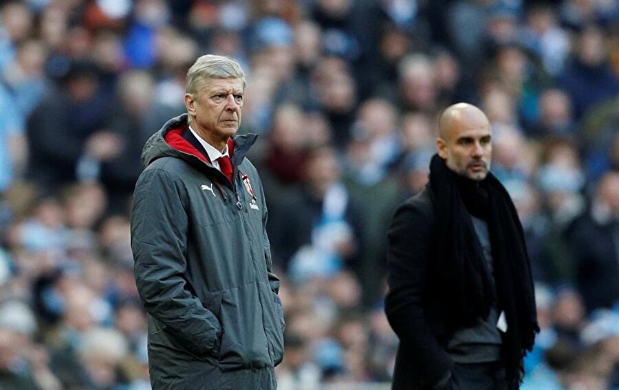 Taraftarlar, Wenger'in takımdan gönderilmesini istiyor.