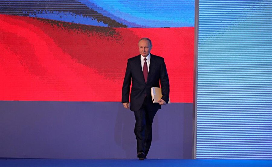 Putin, Rusya’nın kruz füzeleri ile taşınabilen küçük bir nükleer savaş başlığı geliştirdiğini açıkladı. 