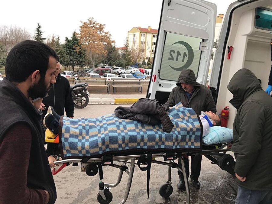 Aksaray'da öğrencileri taşıyan minibüsün devrilmesi sonucu 18 kişi yaralandı.