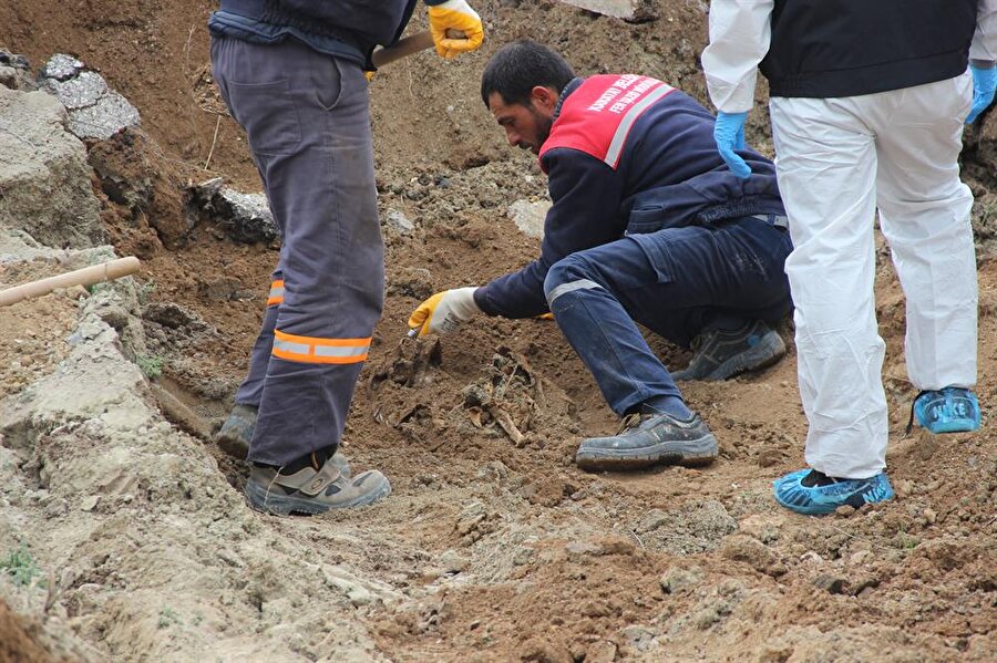 Ebubekir K'ye ait toprağa gömülü kemik parçaları bulundu.