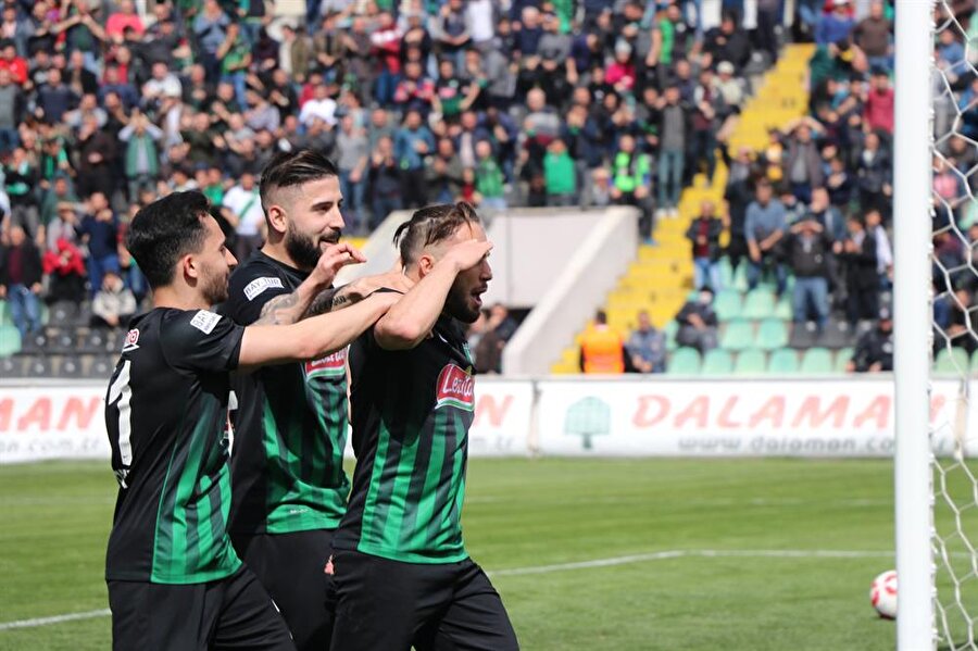 Denizlispor'un gol sevinci.