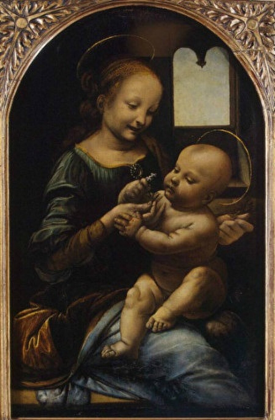 Benois Madonna (Madonna ve Çiçekli Çocuk) – 1478