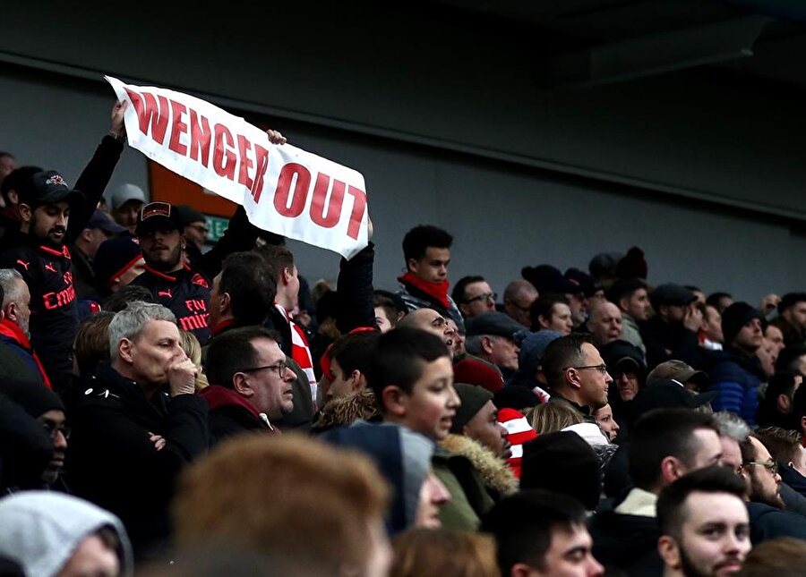Arsenal taraftarı Wenger'i istemiyor. 