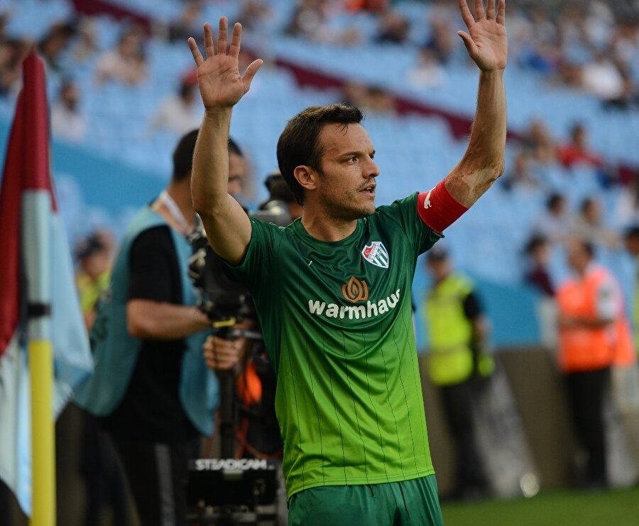 Batalla sezon sonunda Bursaspor'dan ayrılacağını belirtti. 