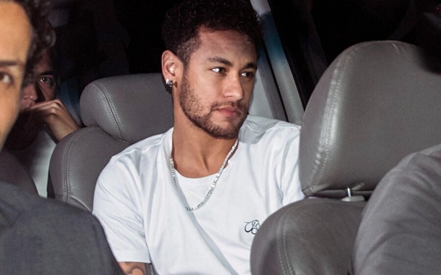 Neymar, ülkesi Brezilya'da başarılı bir operasyon geçirdi.