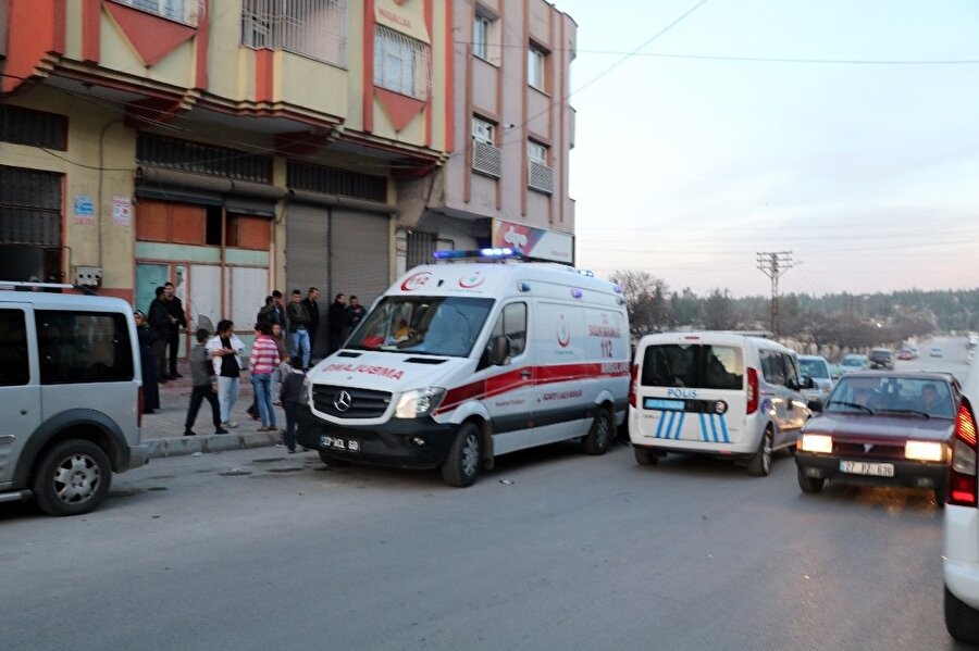 Liseli Kübra'nın cansız bedeni Gaziantep Adli Tıp Kurumuna götürüldü.