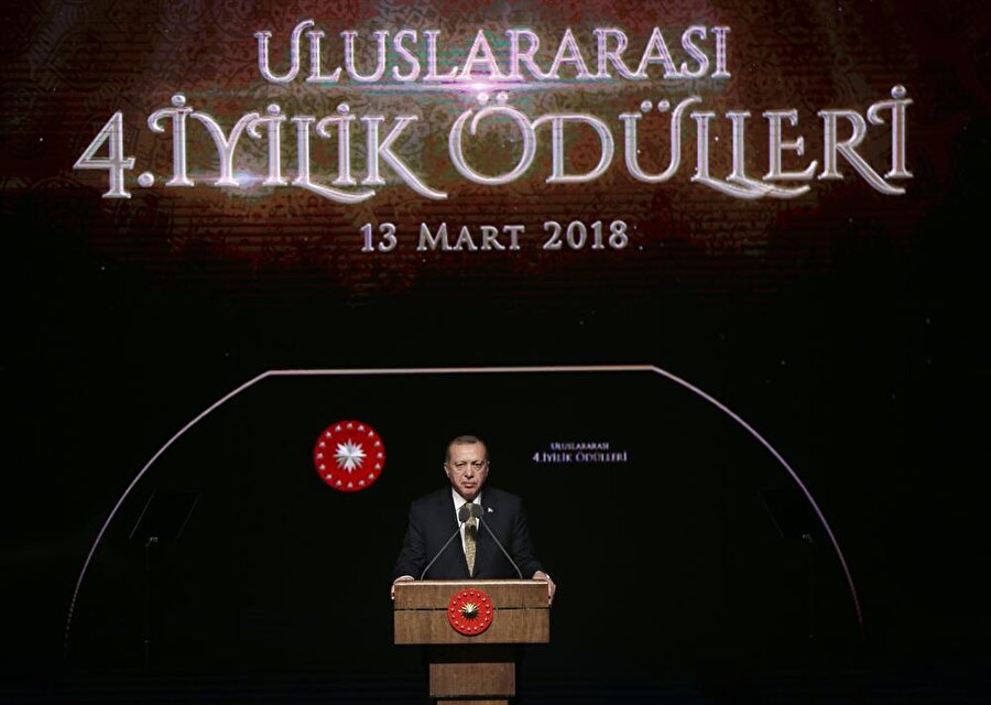 Cumhurbaşkanı Recep Tayyip Erdoğan, Beştepe Millet Kongre ve Kültür Merkezi'nde düzenlenen Uluslararası 4. İyilik Ödülleri Programı'na katılarak konuşma yaptı.(AA)