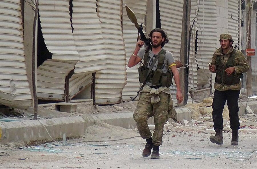 TSK ve ÖSO ile terör örgütü YPG/PKK-DEAŞ mensupları arasında çatışmalar sürüyor.