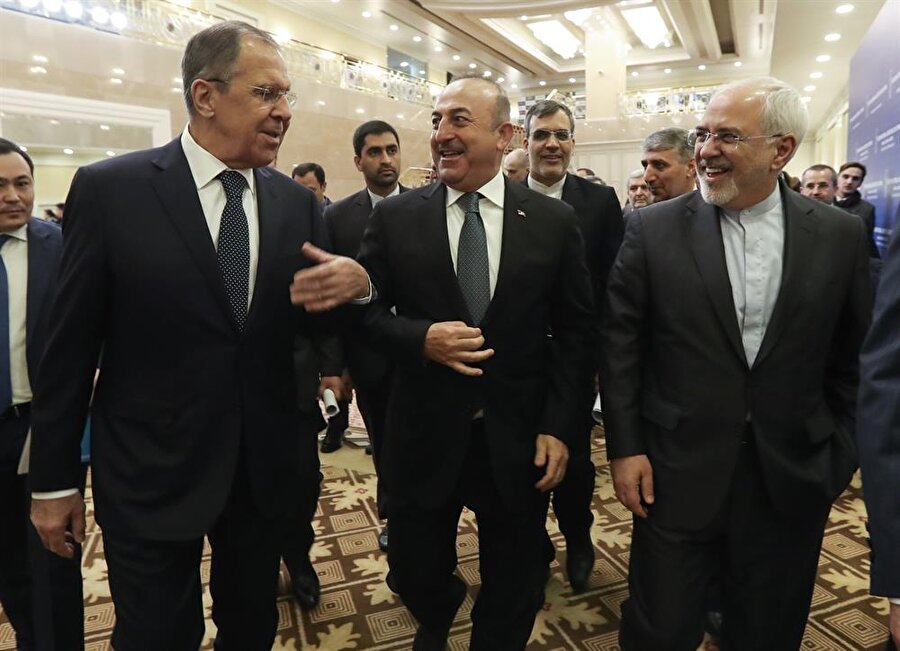 Lavrov'un konuşmasının ardından üçlü bakanlar toplantısı basına kapalı olarak başladı.(AA)