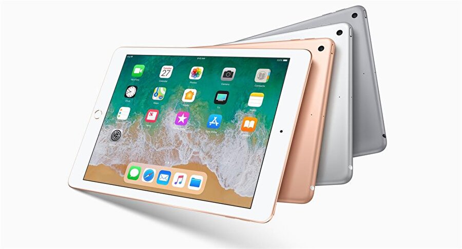 Yeni iPad'de gümüş, uzay grisi ve altın olmak üzere üç farklı renk seçeneği sunuluyor. 