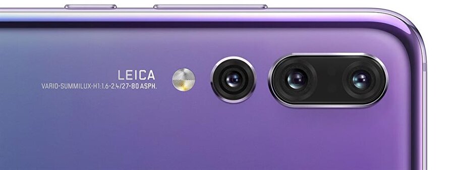 Huawei P20 Pro'nun üç kamerası çift ton LED flaşla destekleniyor. 
