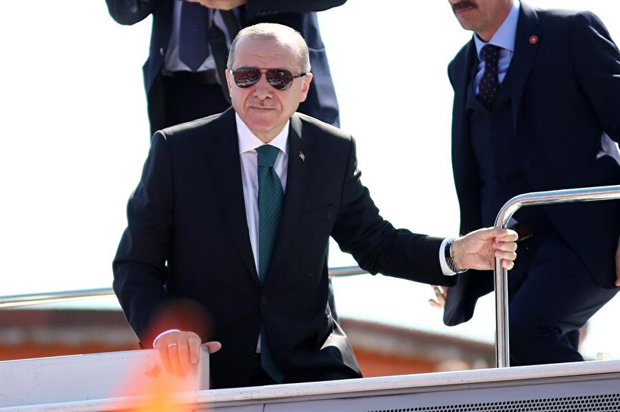Cumhurbaşkanı Erdoğan vatandaşlara seslenirken İsrail'in Filistin'e uyguladığı insanlık dışı şiddeti kınadı ve İsrail başbakanı Netanyahu'ya cevap verdi.