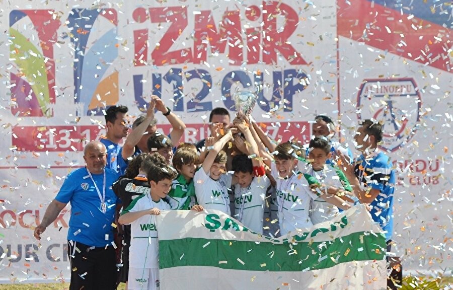 Binlerce futbolsever İzmir'e akın edecek.