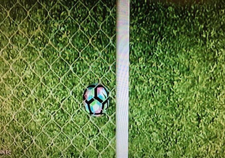 beIN Sports'un Piero'suna göreyse Fenerbahçe'nin Skrtel ile bulduğu golde, topun tamamı kale çizgisini geçti.
