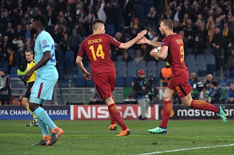 Dzeko, Roma'da ateşi yakan isim oldu.