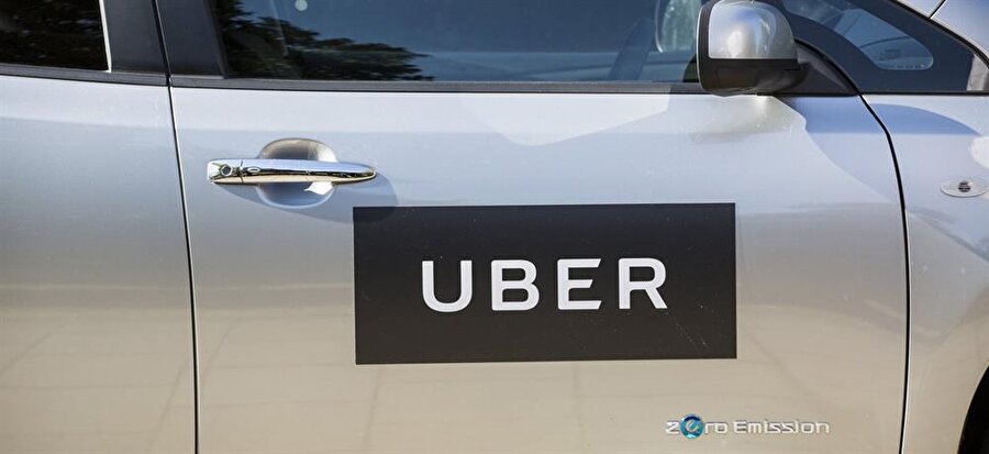 Uber, böylece daha fazla müşteriye ulaşıp farklı alanlarda da hizmet vermeye başlıyor. 
