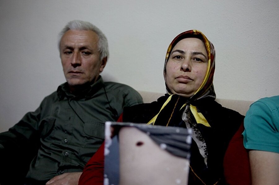 Anne Yanbul, 25 yıl evvel kaybolan kızını kardeşinde de bulunan ben ile arıyor.